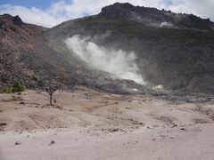 硫黄山です。
（知床半島にも硫黄山がありますが、もちろん別物です）

（ちなみに摩周湖ー硫黄山とめぐったのはブラタモリ放送前、もしかして彼らにパクられたかもしれません（爆））