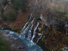 さらに山のほうに進み、白金温泉近くにある「白ひげの滝」へ。