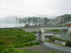 浪板海岸駅から以前泊まったことのあるホテルはまぎくが見える。