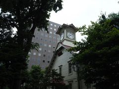 次に来たのは札幌時計台。