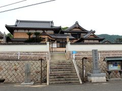 今回の淡路島ドライブで一番楽しみにしていた場所、それがこのお寺。