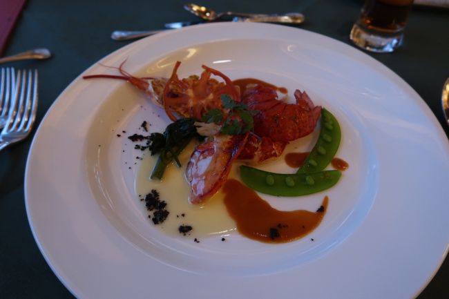 オマールエビ。とっても美味しかったです。<br />外が徐々に暗くなってきて写真も暗くなってきてしまいました。