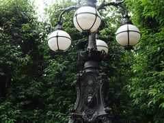 皇居正門石橋飾電燈。