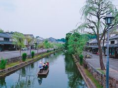 倉敷川に渡し船。風情があって大好きな風景です。