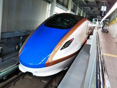 駅の入場券を買い、北陸新幹線ホームへ。

ここのホームの発車メロディーは、あの「きゃりーぱみゅぱみゅ」などの楽曲を手掛ける、金沢出身の中田ヤスタカ氏が作った発車メロディーである☆