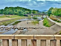 バスに乗って、次の名所へ…