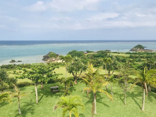 お店の屋上にのぼると、高いところからの景色も眺められます。<br />テーブルと椅子もあるから、ここでドリンクを飲むこともできます。