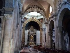 サンタ・マリア・デル・ポポロ教会。余談ですがガイドさんはその後「ブラタモリ：ローマ編」でガイドをされていた方でした。