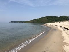 食後は、そのまま海岸沿いを進み、夏泊というなんとも良い響きの海岸を通り過ぎて、井出ヶ浜という場所へやってきました。