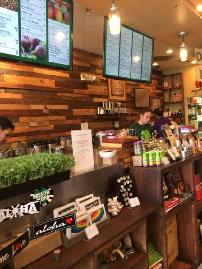 キングスショップス内のオーガニックカフェ。