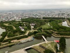 五稜郭は箱館開港時に函館山の麓に置かれた箱館奉行所の移転先として築造。

その後、箱館戦争で旧幕府軍に占領されたりと、幕末史で重要な役割を果たしているんですねぇ(・Д・)。

日本史苦手だったけど、実際の場所に立つと興味が湧きます。