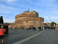 サンタンジェロ城
Castel Sant'Angelo

残念ながら、すでに閉館時間であり、城の中には入れず。