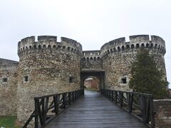 要塞のゲート。