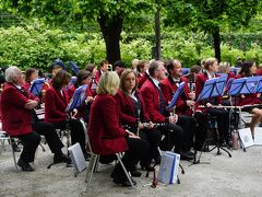 ミラベル公園内では市民演奏会がありました。こういうところがこの街の良いところです。