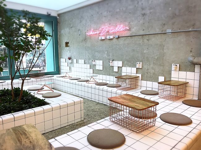 6時間半の睡眠取って2日目の朝。<br />昨日だけで歩きすぎて筋肉痛！！<br /><br />朝からshare D table♡