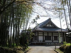 竹林が似合う建物、大聖院