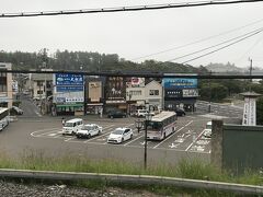 松島海岸駅の前にはいくつかお店があります

松島湾遊覧船のチケット売り場もここにもありました