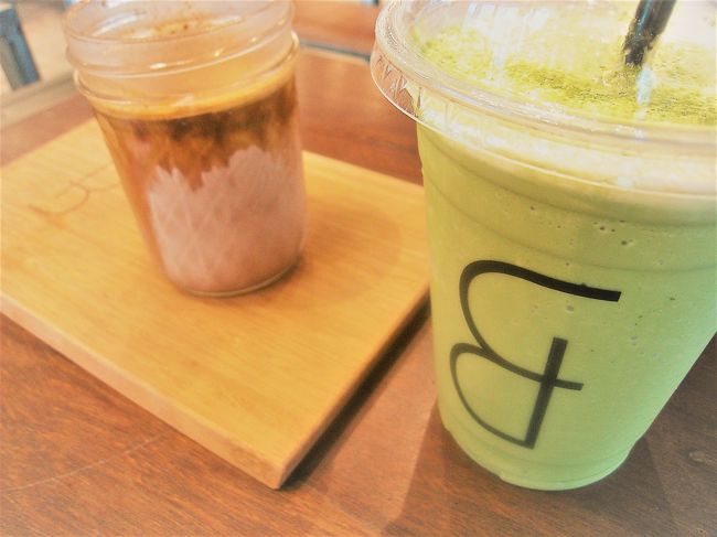 相棒は　シグネチャードリンクのコーヒー　90ｂを<br /><br />わたくしは、matcha　frappe　150ｂ　を注文