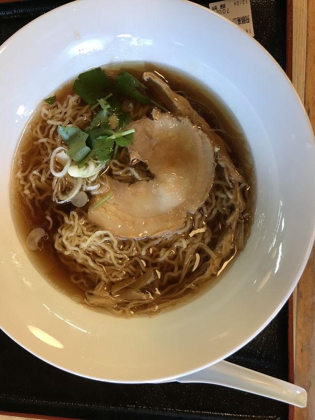 新穂高ロープウェイを11時ごろ出発。下呂に行くとちゃうの道の駅にて、高山ラーメン食す