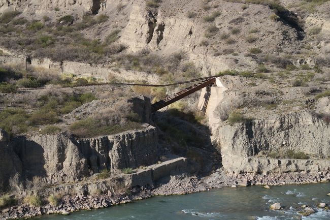 アップ！　レールは残っていますね！　あぁ近寄ってみたいなぁ～