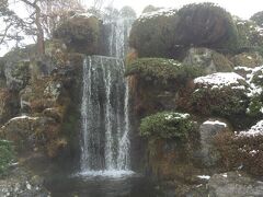 東京からバスに揺られ忍野八海へ。世界遺産です。