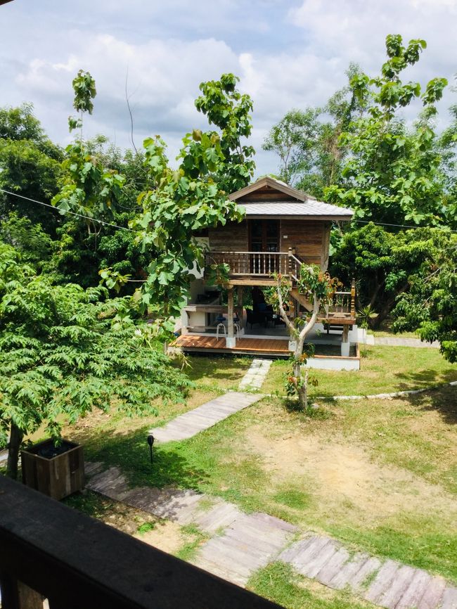 ２軒目のお宿【baanchandra】の内部を紹介<br /><br />ここでは２泊する　　１泊約６，０００円