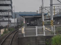 　八幡駅停車、後からこの駅にまた来ます。