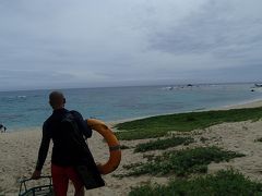 やったー！雨止んだ( *´艸｀)
ここの海岸は晴れたら、とてもキレイなんだそうけど
沖への流れが早いので、ライフセーバーがいないシーズンオフは
事故もあったり初心者だけではお勧めできないとのこと。
