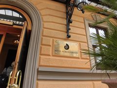 　フィレンツェのホテルに着きました。

　「アルバーニ　フローレンス」　駅や中央市場に近く、とても便利な場所です。