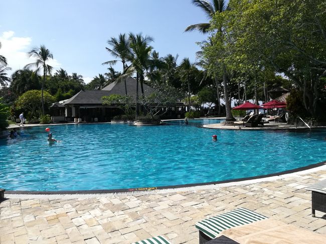 こちらはメインプールと思います。<br /><br />ここが一番大きいからそうだと思ってますけど（＾＾；）