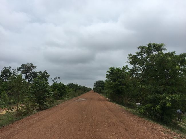 未舗装路をゆく