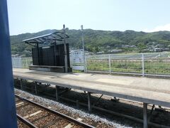 岩松駅。
通過駅なのですが。

結果として、大村市の中心部にあり、長崎空港も近く、もちろん区間快速・快速の停車駅である大村駅の画像は撮れていませんでした。