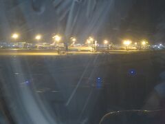 （ここから北京時間）

20:20に北から南向きに着陸した機体は、20:25に第3ターミナル511番ゲートにスポットイン。結局3時間半の遅れだった。