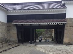 鶴ヶ城にあるたいへん立派な城門