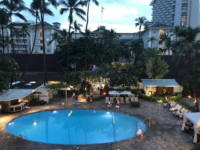 日が暮れていきます。<br />ビール買っとけば良かった。