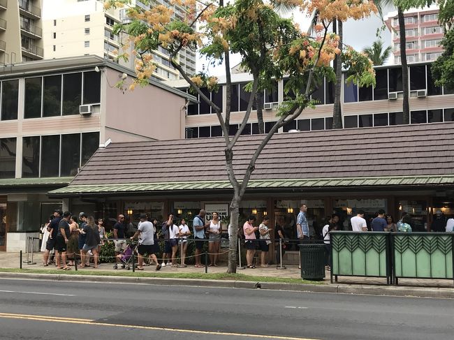 丸亀は今日も大繁盛してますね。<br />和食が恋しくなったら入りますか。