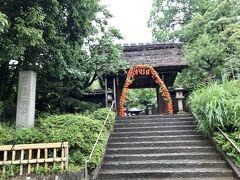 徒歩約1分、深大寺到着です。