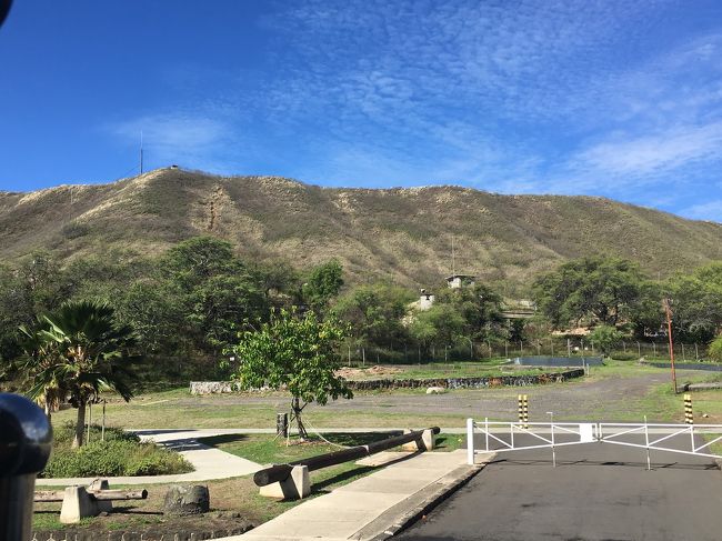 時々雨も降りましたが、快晴になって来ました。<br />私はダイヤモンドヘッドの辺りの空気と景色が好きです。<br />
