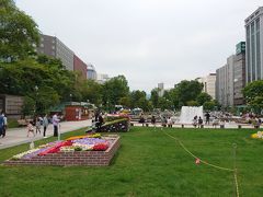 13:30 大通公園

サッポロビール園から大通公園へ移動。
大通公園沿いのホテル（宿泊したリソルトリニティ札幌）から荷物を受け取り、定山渓ビューホテルの送迎バス乗り場へ向かいました。