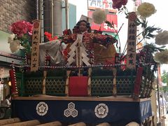 子供神輿はこちら。子供神輿はこちらで初めて見ました。来週博多祇園山笠です。