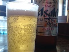 金山のいつものお店でまずは一杯。