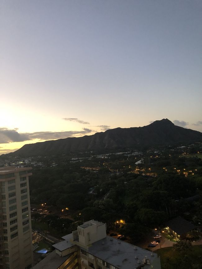 6/30（日）<br />今日はまたまた1日レンタカーして<br />ノースショア<br />ワイケレアウトレットへ