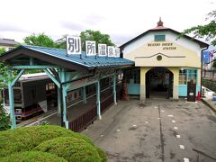 終点の別所温泉駅は、洋風のお洒落な駅舎で、観光客の人気も高いようです。駅には別所温泉観光協会も入っています。