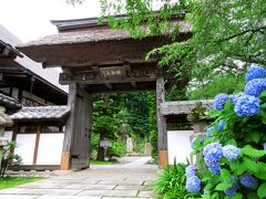 アップダウンがあったものの、思っていたよりも早く前山寺に着くことができました。前山寺は812年、空海が護摩修行の霊場として開創したと伝わる古刹です。
