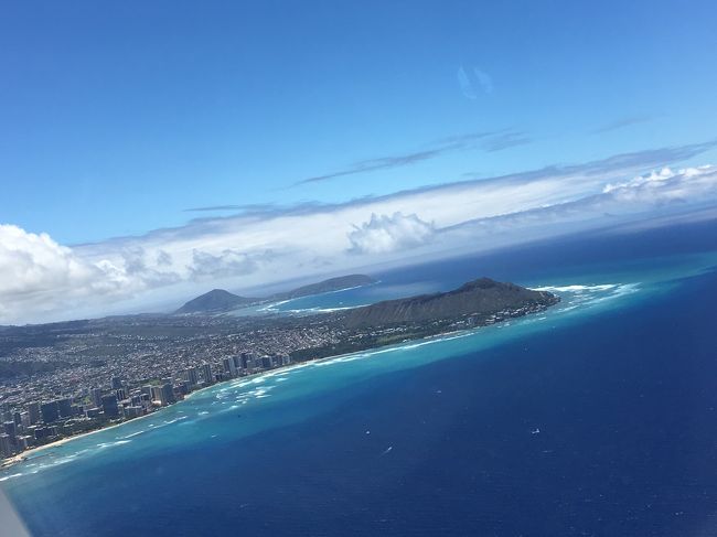 飛び立ちましたら、オアフ島の素晴らしい景色が見えました。この景色を見ながら、またハワイへ来れますように、て願います。