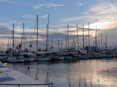 再びザ・バスに揺られてアラモアナで降りて、夕陽を見るためにヨットハーバーまで徒歩徒歩ﾄﾎﾎ