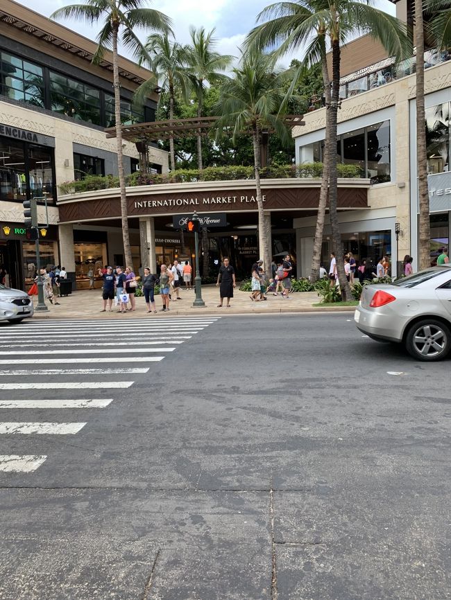 ロイヤル・ハワイアン・センターの後はインターナショナル・マーケット・プレイス、通称？インタマに行きました。