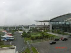 ノイバイ国際空港 (HAN)に到着しました。
5時間の待ち合わせです。