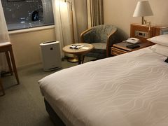 ホテル日航金沢

お部屋に入りました！リュクスというタイプのでお部屋22平米で日本海側に面したお部屋
