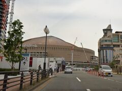 福岡ドーム　ドームという外観では無い　ヤフオクドーム